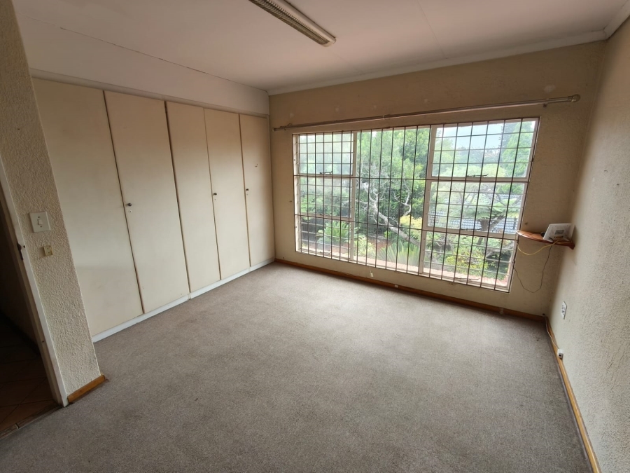 5 Bedroom Property for Sale in Safari Gardens North West